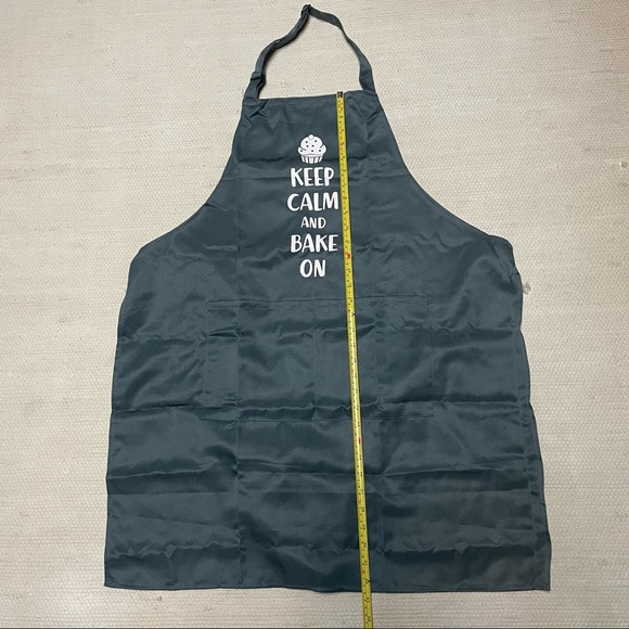 Keep Calm And Bake On Apron with Pockets - Picture 5 of 5